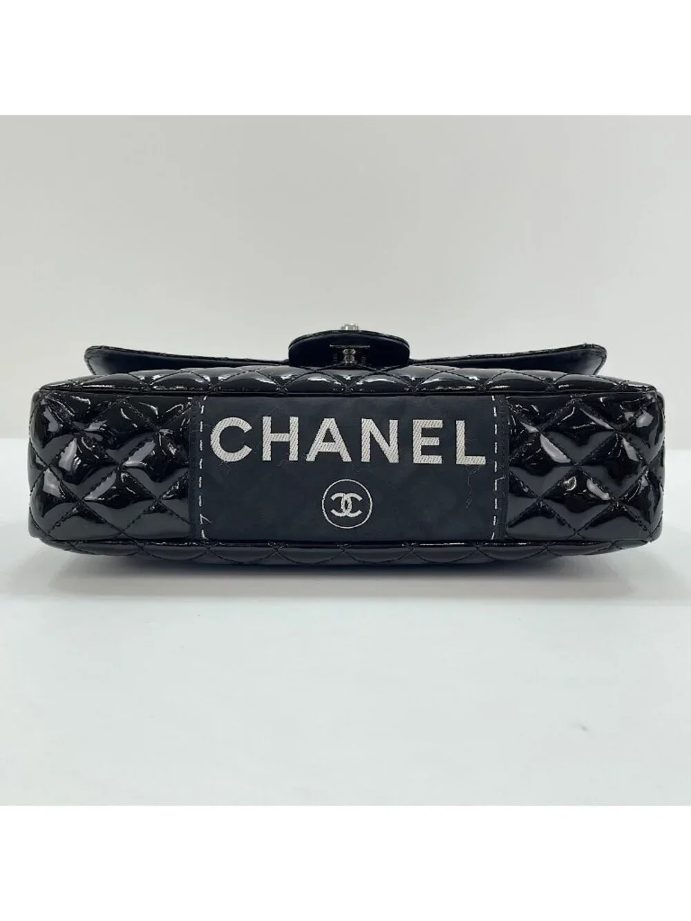 Chanel Shoulder Bag Quilted 25